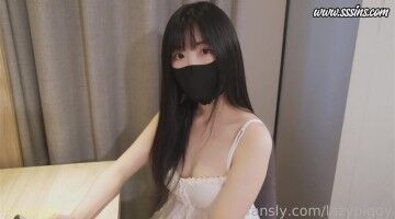 笨蛋小猪母狗，醋老公狠操粉嫩骚穴皮拍玩弄，渔网高跟翘臀艾草_1
