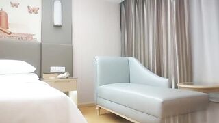 大奶少妇_操我逼我要大鸡吧痒求求你了_啊我不行了_身材丰满大肥臀_骚逼抠的喷水求操_后入偷偷无套