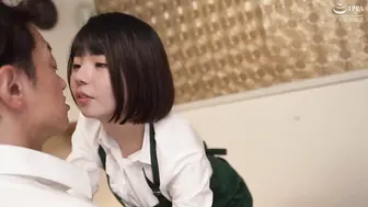 FOCS-100 [中文字幕] 超可愛美少女咖啡店店員的小惡魔誘惑 中出3本番！和已婚店長的深夜出軌是沒有加班費的 市井結夏