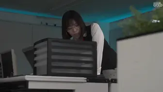 MGOLD-012 [中文字幕] 二之宮りえな - 公司沒有存在感的大屁股平底眼鏡OL，只要一叫她，就讓你馬上做愛，技術高超得離譜，讓我射精多次直到蛋蛋被掏空