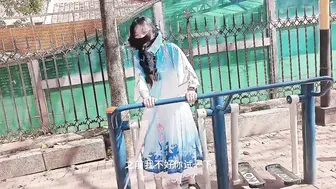 COS户外贝贝连续高强度电击一整天,到酒店洗澡后她终于投降了